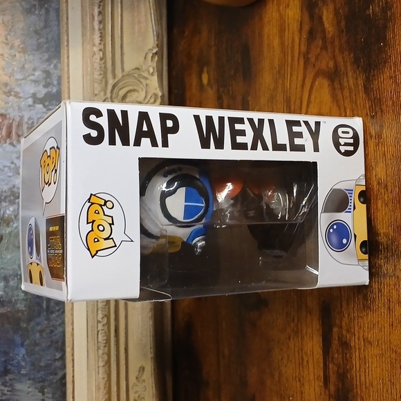 Funko Pop Star Wars Snap Wexley Figure - Red and Blue - Picture 5 of 8